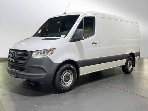 Used 2025 Mercedes-Benz Sprinter 2500 image 7