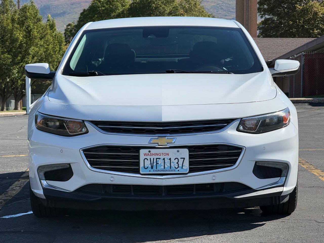 Used 2017 Chevrolet Malibu Hybrid w/ Driver Confidence Package FWD image 8