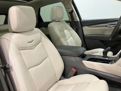 Used 2017 Cadillac XT5 Luxury w/ Driver Awareness Package FWD image 36