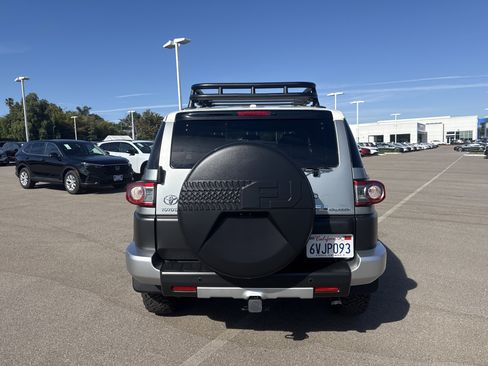Used 2012 Toyota FJ Cruiser 4WD w/ Upgrade Pkg image 7