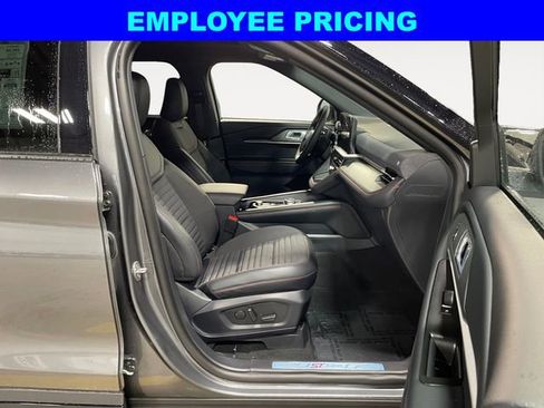 New 2026 Ford Explorer ST-Line w/ ST-Line Street Pack AWD/4WD image 15