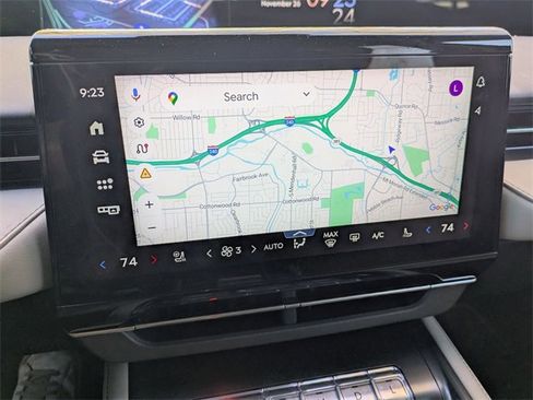 Used 2024 Lincoln Nautilus Premier image 18