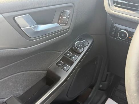 Used 2023 Ford Escape SE image 15