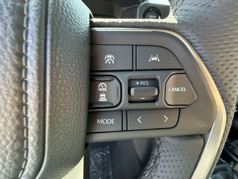 Used 2025 Toyota Tacoma SR5 image 29