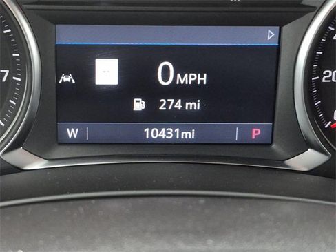 Used 2024 GMC Terrain SLE w/ Driver Convenience Package image 31