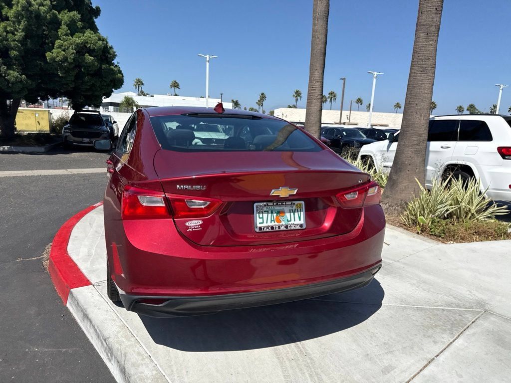 Used 2018 Chevrolet Malibu LT FWD image 14