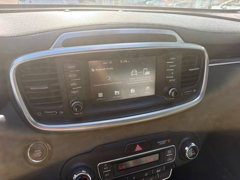 Used 2020 Kia Sorento EX FWD image 22