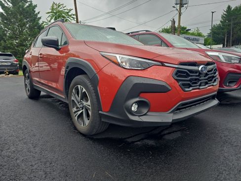 Used 2024 Subaru Crosstrek 2.0i Premium AWD/4WD image 2