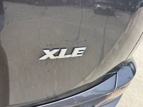 Used 2018 Toyota RAV4 XLE FWD image 6