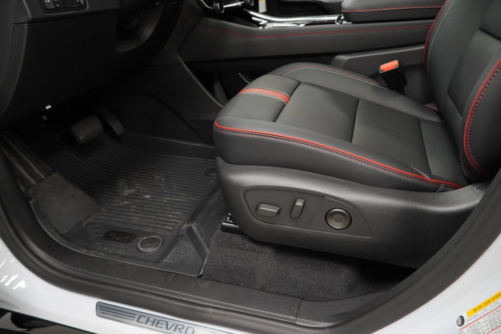New 2027 Chevrolet Traverse RS w/ LPO, Floor Liner Package AWD/4WD image 24