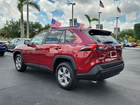 Used 2025 Toyota RAV4 XLE FWD image 9