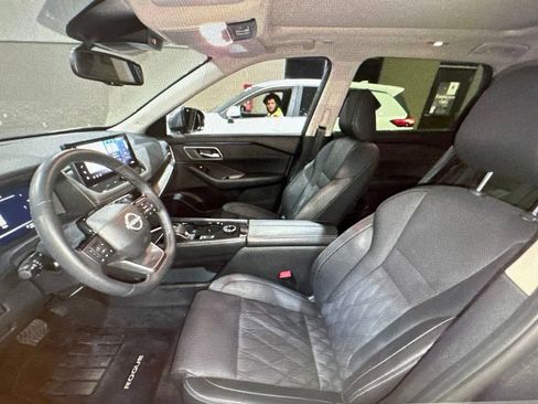 Used 2026 Nissan Rogue Platinum w/ Platinum Premium Package AWD/4WD image 6