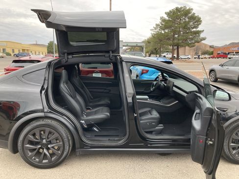 Used 2024 Tesla Model X image 33