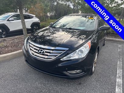 Used 2013 Hyundai Sonata SE w/ Navigation & Sunroof Pkg