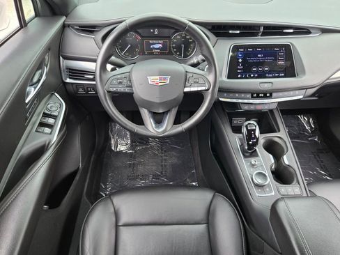 Used 2022 Cadillac XT4 Premium Luxury w/ Enhanced Visibility Package FWD image 12