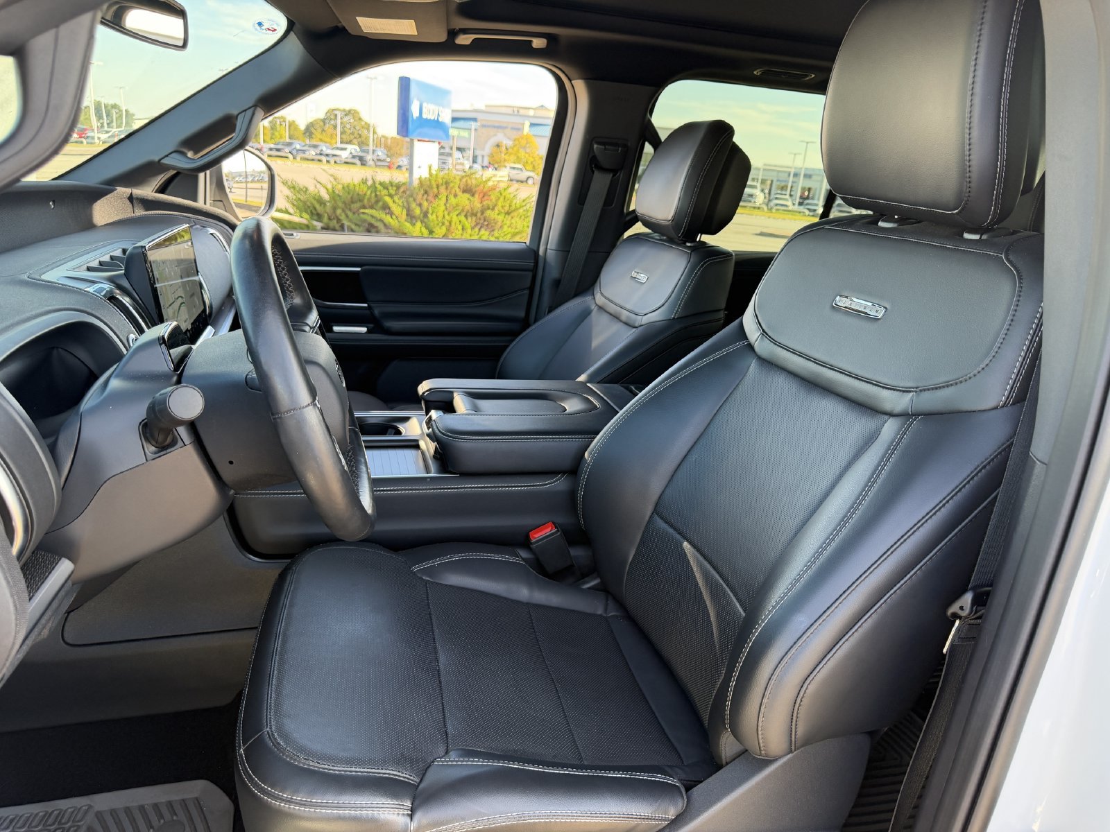 Used 2026 Ford Expedition Platinum w/ Stealth Appearance Package AWD/4WD image 25