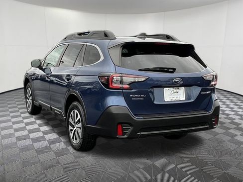 Used 2022 Subaru Outback Premium image 4