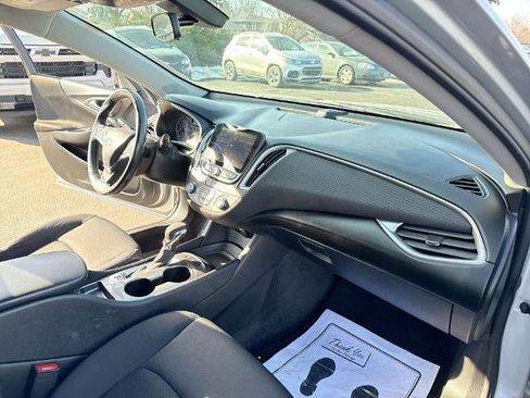 Certified 2022 Chevrolet Malibu RS w/ LPO, Convenience Package 1 image 27