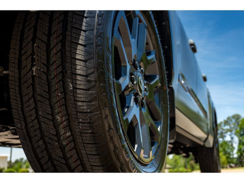 New 2026 Toyota Tundra Platinum AWD/4WD image 9