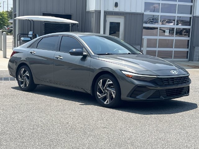 Certified 2025 Hyundai Elantra Sport FWD image 15