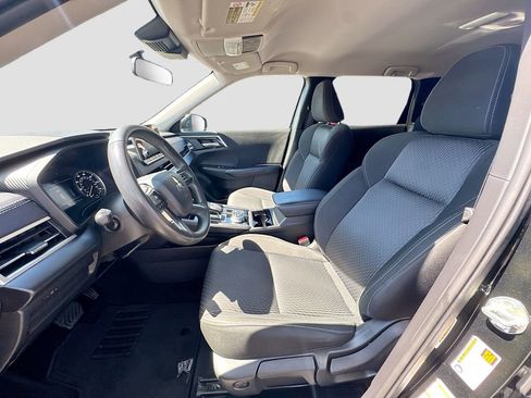 Used 2024 Mitsubishi Outlander ES FWD image 20
