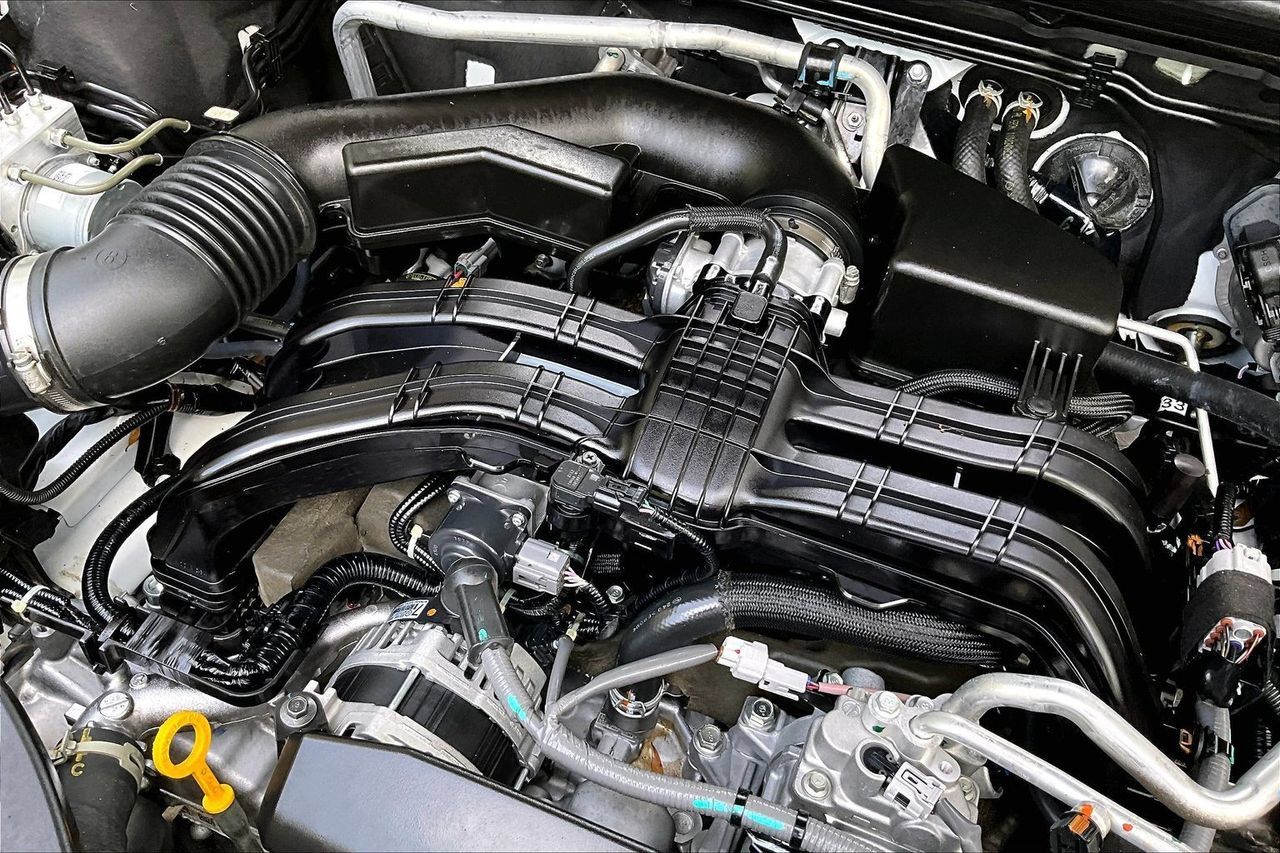 Used 2025 Subaru Outback AWD/4WD image 32