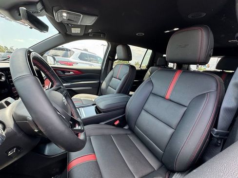 Used 2025 Chevrolet Traverse RS AWD/4WD image 15