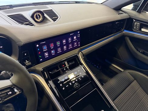 Certified 2025 Porsche Panamera 4 AWD/4WD image 18
