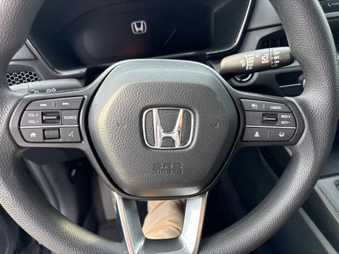 Used 2025 Honda CR-V LX image 11