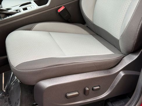 Used 2018 Ford Escape SE w/ SE Sync 3 Package image 15