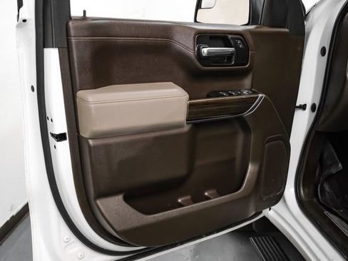 Used 2021 Chevrolet Silverado 1500 RST w/ Z71 Off-Road Package image 40