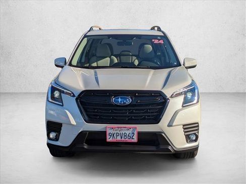 Used 2024 Subaru Forester Premium image 3