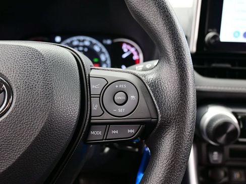 Used 2025 Toyota RAV4 LE AWD/4WD image 47
