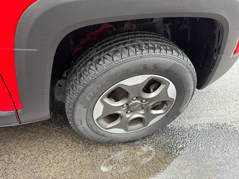 Used 2017 Jeep Renegade Sport w/ Power & Air Group image 22