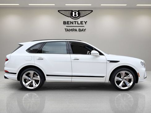 Used 2024 Bentley Bentayga AWD/4WD image 8