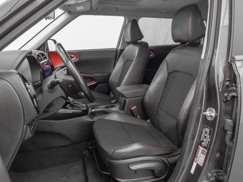 Used 2023 Kia Soul GT-Line image 13