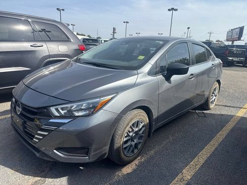 Used 2025 Nissan Versa S FWD image 5