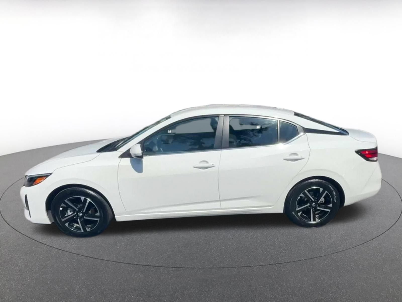 Used 2025 Nissan Sentra SV FWD image 8