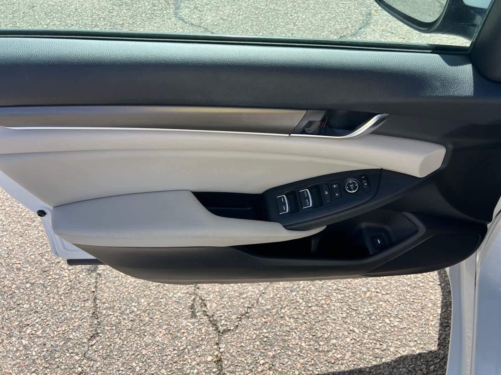 Used 2018 Honda Accord LX image 18