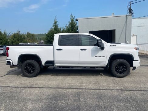 Used 2024 Chevrolet Silverado 2500 LTZ w/ LTZ Plus Package AWD/4WD image 4