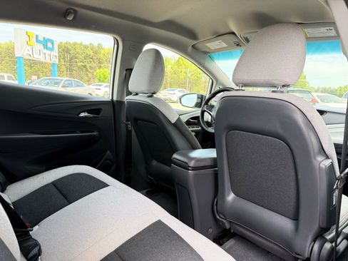 Used 2019 Chevrolet Bolt LT FWD image 19