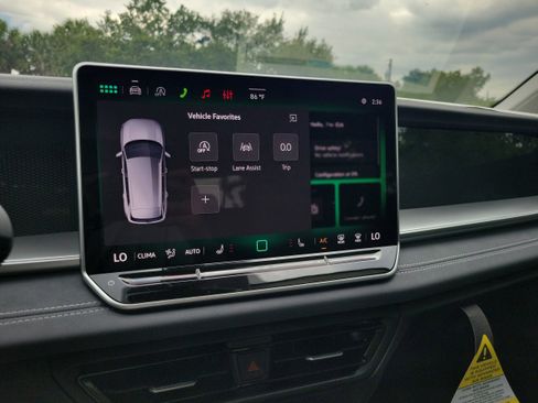 New 2026 Volkswagen Tiguan SE FWD image 22