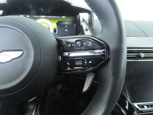 Used 2025 Aston Martin V8 Vantage Coupe image 12