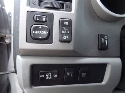 Used 2010 Toyota Tundra 4x4 Double Cab image 17