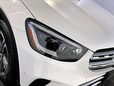Used 2022 Mercedes-Benz GLC 300 4MATIC image 27