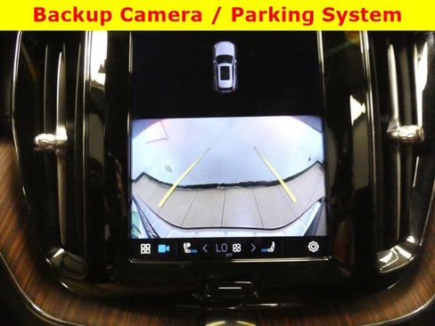 Used 2023 Volvo XC60 B5 Ultimate w/ Climate Package FWD image 21