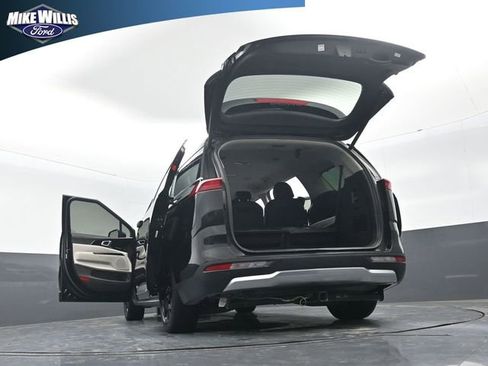 Used 2022 Kia Carnival SX FWD image 30
