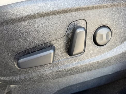 Used 2025 Kia Telluride S AWD/4WD image 14