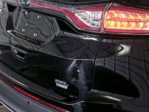 Used 2018 Ford Edge SEL w/ Ford Safe & Smart Package FWD image 6