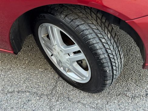 Used 2003 Ford Focus SE FWD image 40